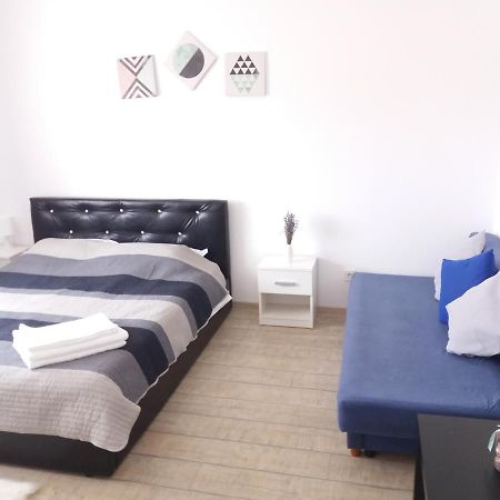 Cazare Apartament Rasnov Appartamento Esterno foto