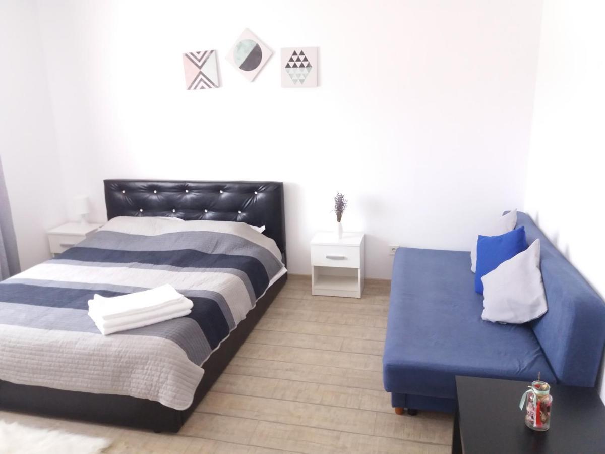 Cazare Apartament Rasnov Appartamento Esterno foto