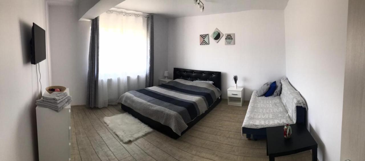 Cazare Apartament Rasnov Appartamento Esterno foto