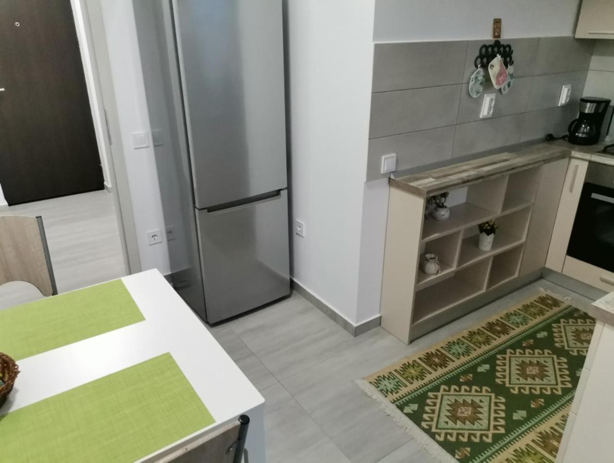 Cazare Apartament Rasnov Appartamento Esterno foto