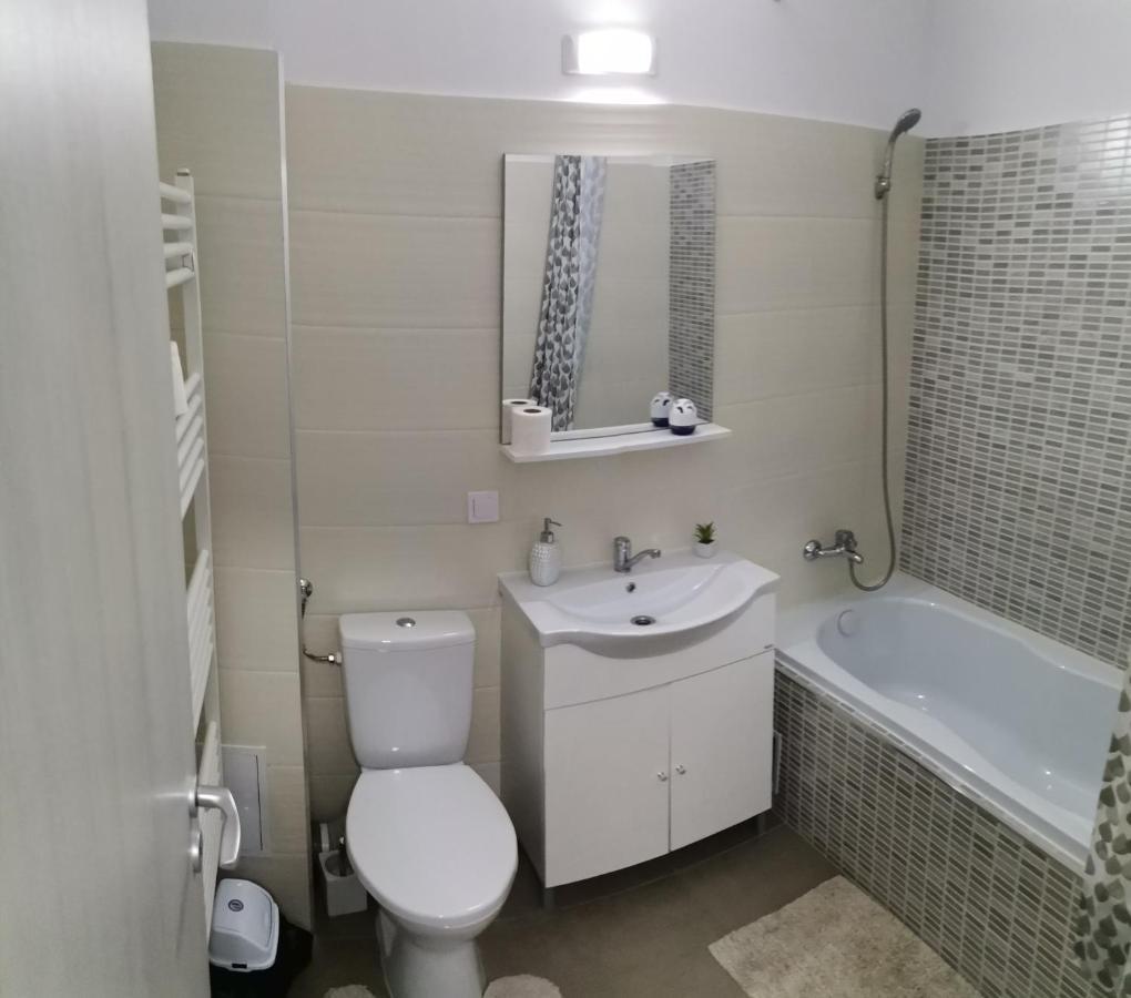 Cazare Apartament Rasnov Appartamento Esterno foto
