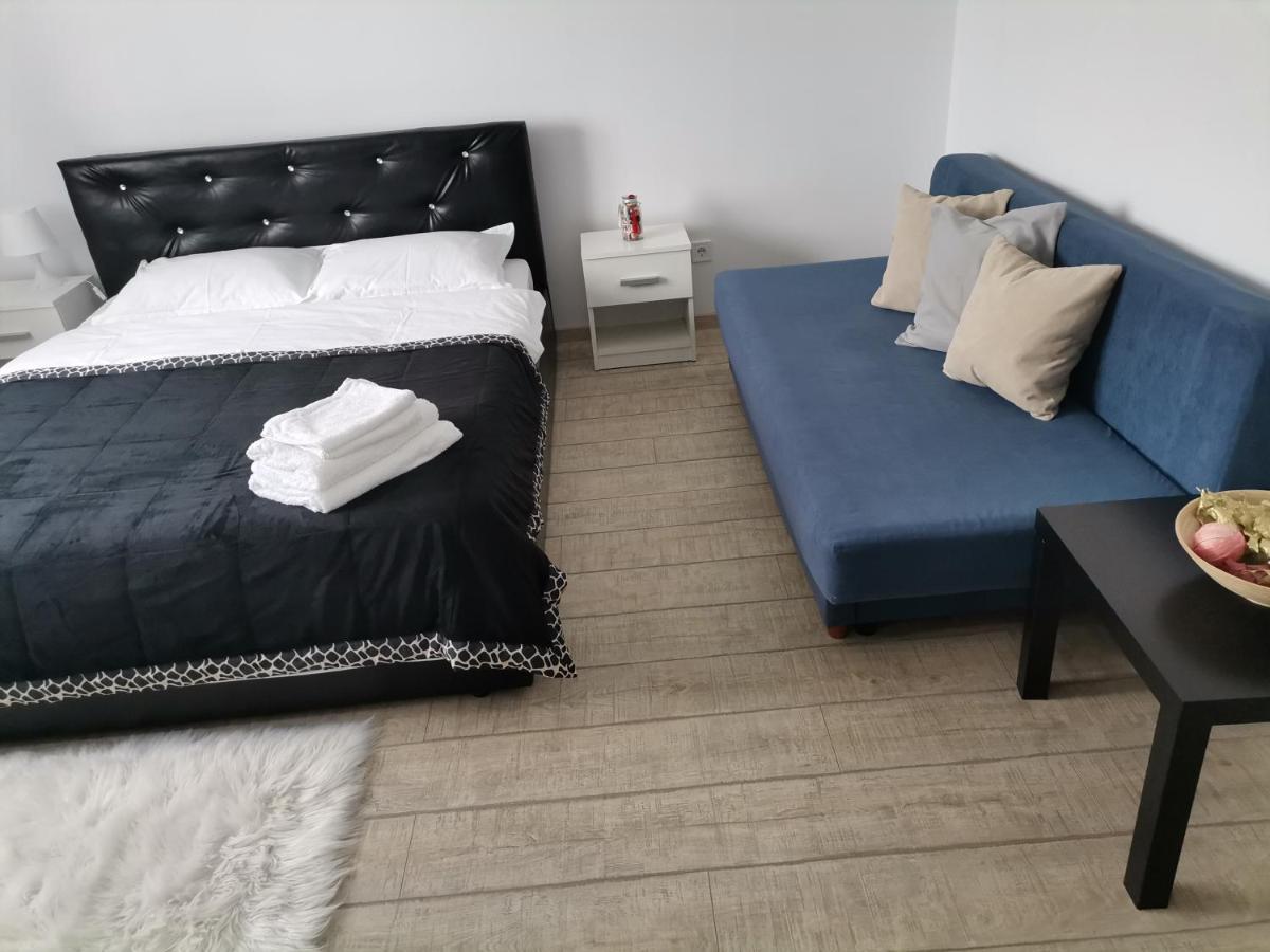 Cazare Apartament Rasnov Appartamento Esterno foto