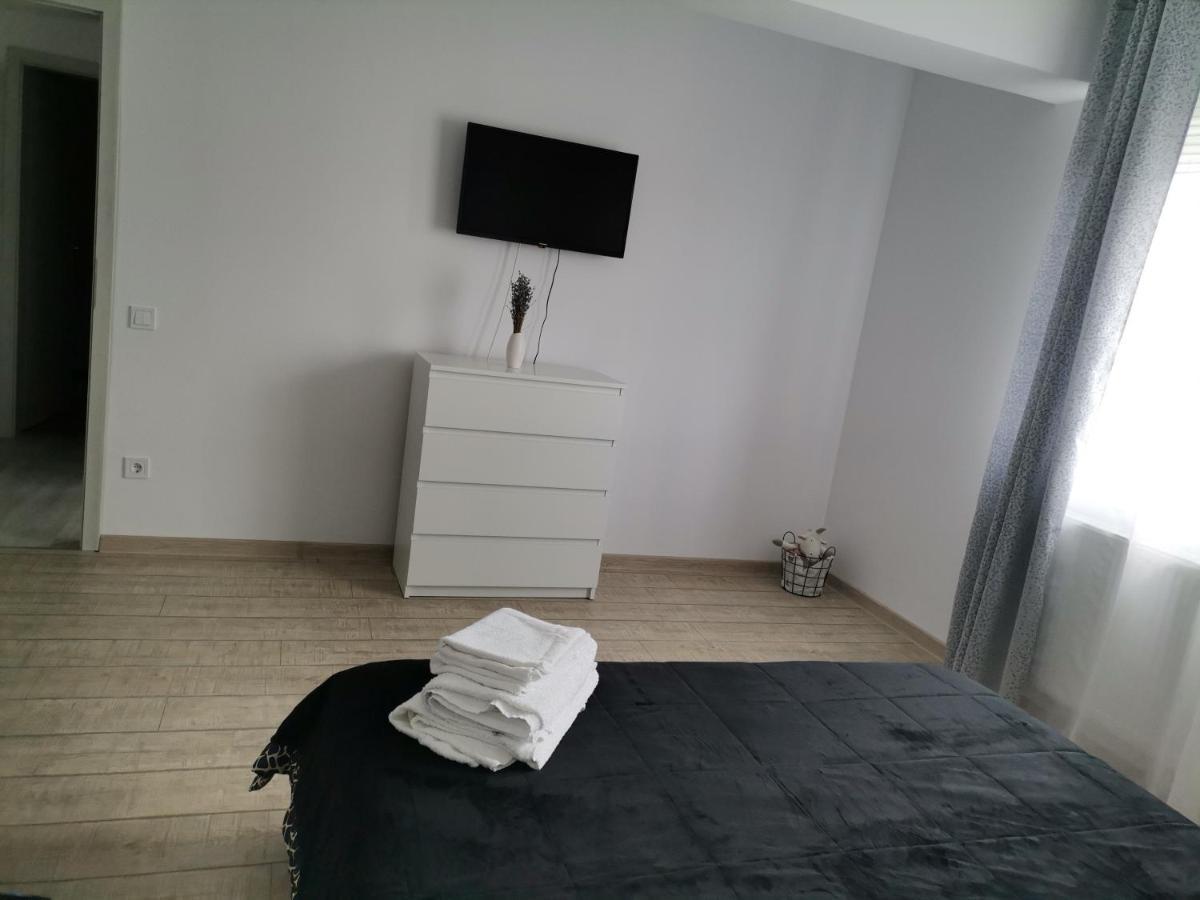 Cazare Apartament Rasnov Appartamento Esterno foto